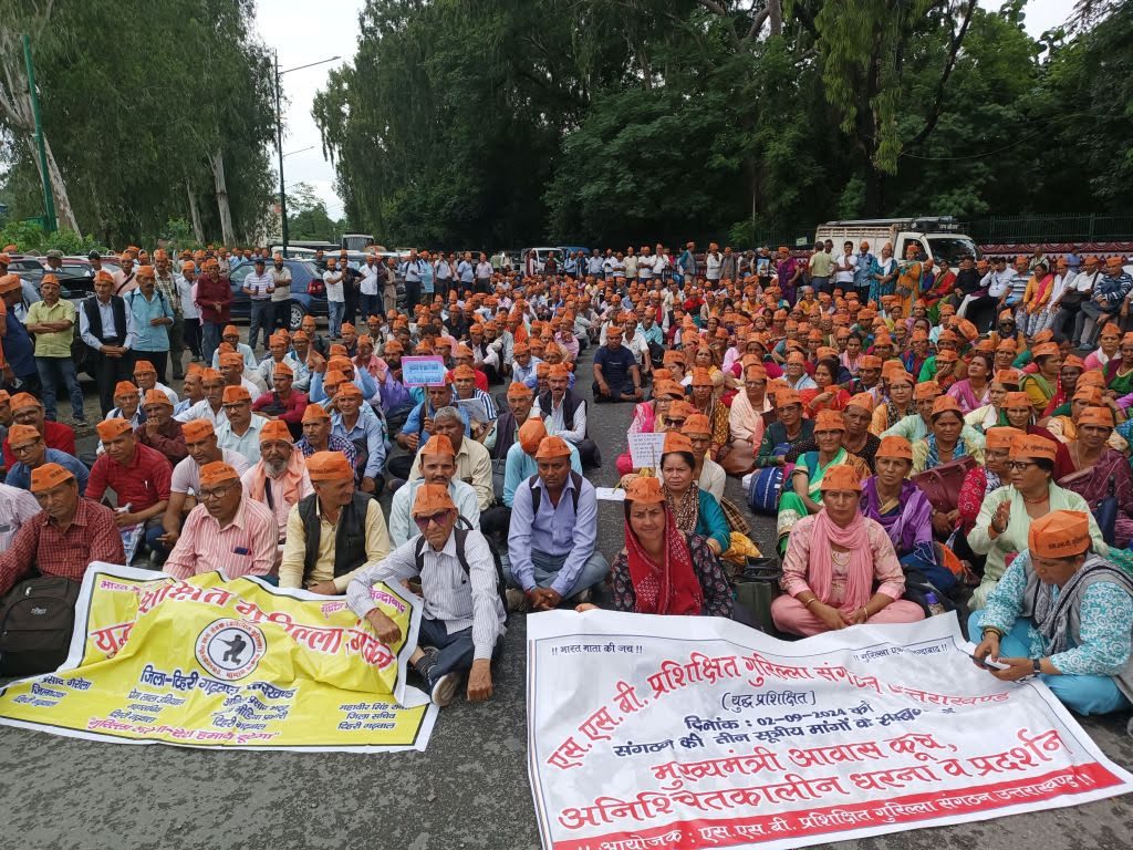 आवाज़: एसएसबी प्रशिक्षित गुरिल्लाओं ने किया मुख्यमंत्री आवास कूच