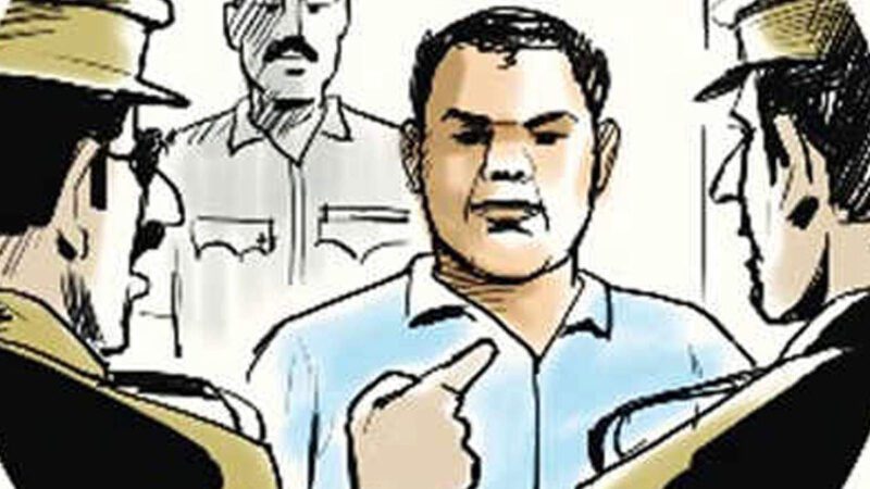शातिर: दुबई में पुलिस इंस्पेक्टर बताकर बेटे के नाम पर एक किसान से ठग लिए ढाई लाख रुपए
