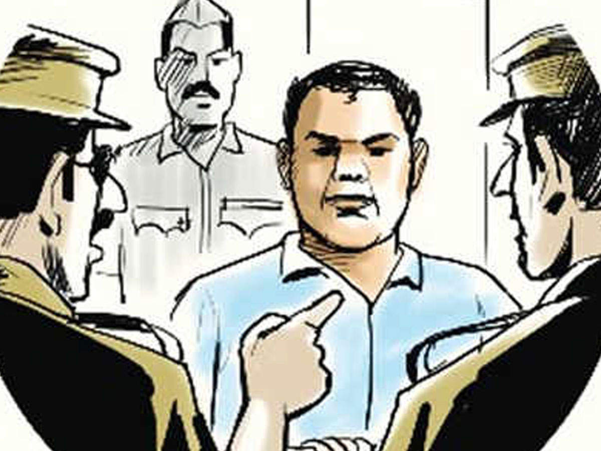 शातिर: दुबई में पुलिस इंस्पेक्टर बताकर बेटे के नाम पर एक किसान से ठग लिए ढाई लाख रुपए