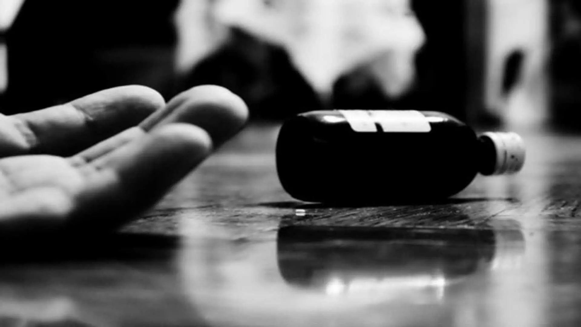 हताशा: अज्ञात कारणों से टैक्सी चालक ने गटका जहर, उपचार के दौरान हो गई मौत