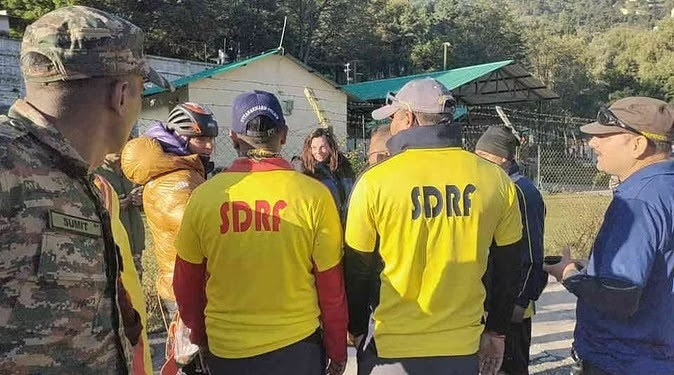 ब्रेकिंग न्यूज: सुरक्षित निकाला गया चौखंबा ट्रैक पर फंसी दो विदेशी महिला पर्वतारोहियों को