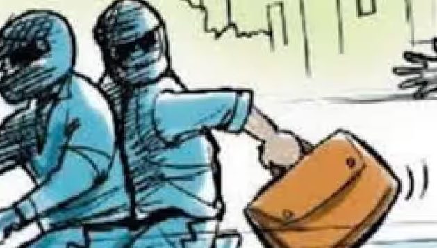दिनदहाड़े: बदमाशों ने महिला को नशीला पदार्थ सुंघाकर किया बेहोश, फिर जेवर लूट कर हो गये चंपत