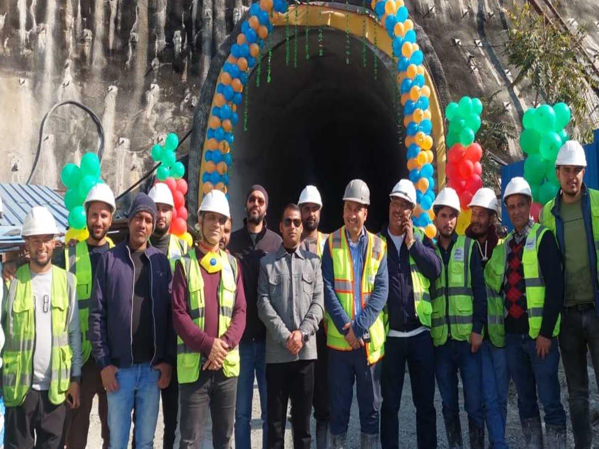 सफलता: गौचर से सिवाई तक बन रही रेल परियोजना की सुरंग हुई आर-पार  