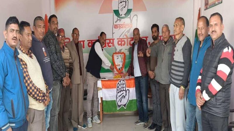 स्मरण: कांग्रेसियों ने दी भारत-पाक युद्ध में शहीद हुए जवानों को श्रद्धांजलि,  सैनिकों के शौर्य को किया याद