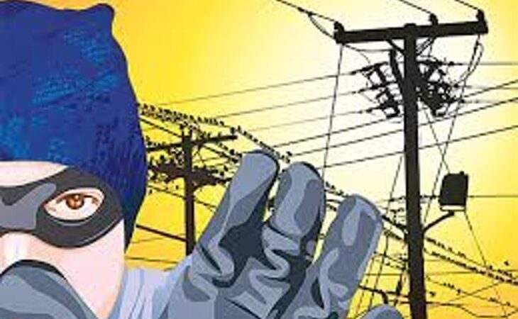मुद्दा: अवैध कार्यों के लिए अधिकारियों व कर्मचारियों की भी जवाबदेही तय हो