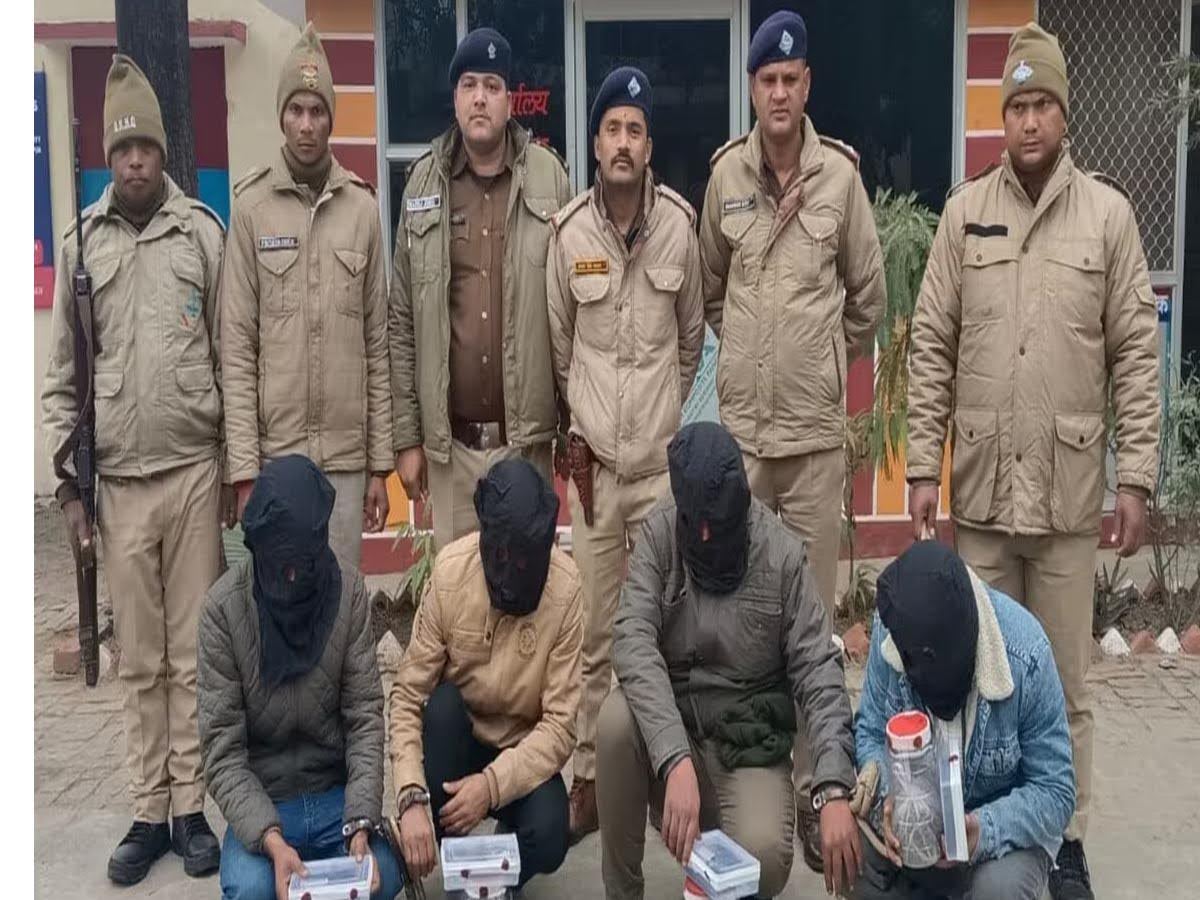 कामयाबी: चेकिंग के दौरान कार से पौने तीन किलो चरस बरामद, चार आरोपी गिरफ्तार  