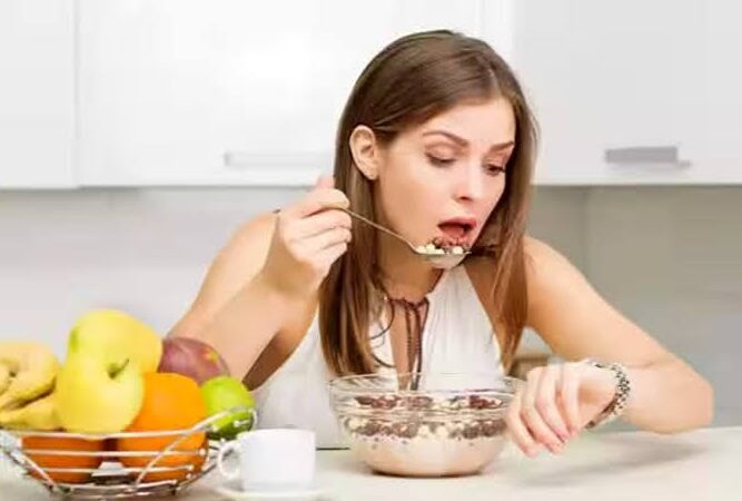 खान-पान: नाश्ता, दोपहर का भोजन और रात का खाना कितने बजे तक खा लेना चाहिए?