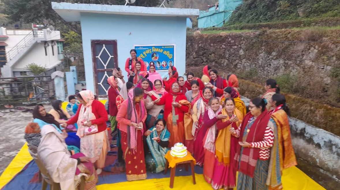 वैलकम: यहां गांव की महिलाओं ने गीत गाकर किया नये साल का स्वागत