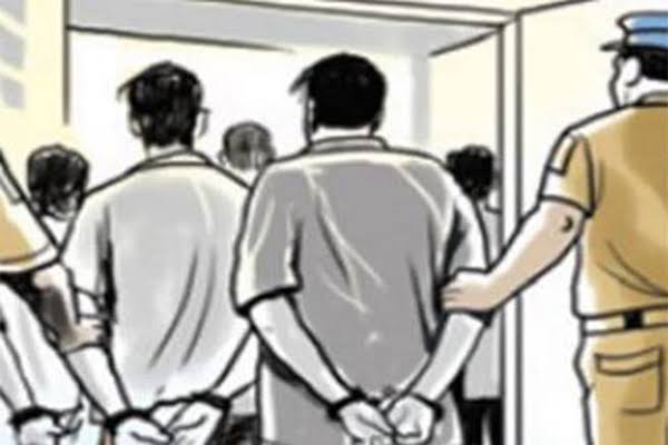 शिकंजा: पुलिस की छापेमारी में 30 किग्रा प्रतिबंधित मांस बरामद, चार आरोपी गिरफ्तार