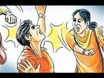 सबक: युवती ने निकाल दी मनचले की हेकड़ी, रास्ता रोकने पर की धुनाई तो आरोपी को मांगनी पड़ी माफ़ी 