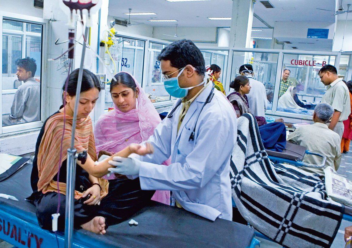 आकलन: आज़ के दौर में देश के स्वास्थ्यगत ढांचे को मजबूत करना जरूरी
