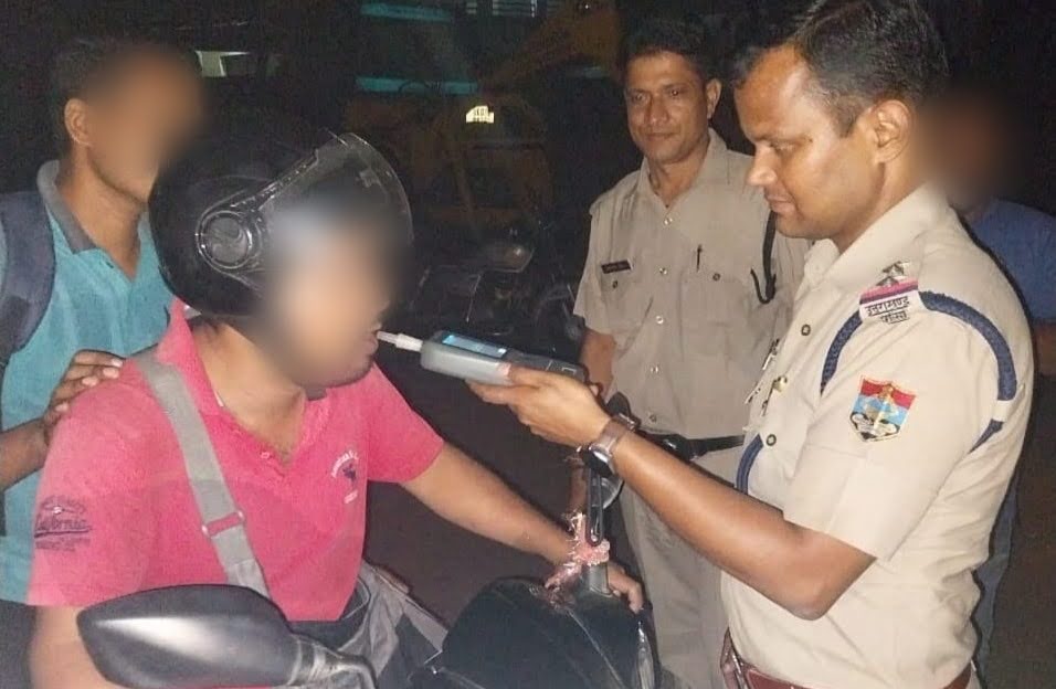 अभियान: पुलिस ने आठ वाहन सीज करते हुए डीएल भी किए निरस्त, शराब पीकर चला रहे थे गाड़ी