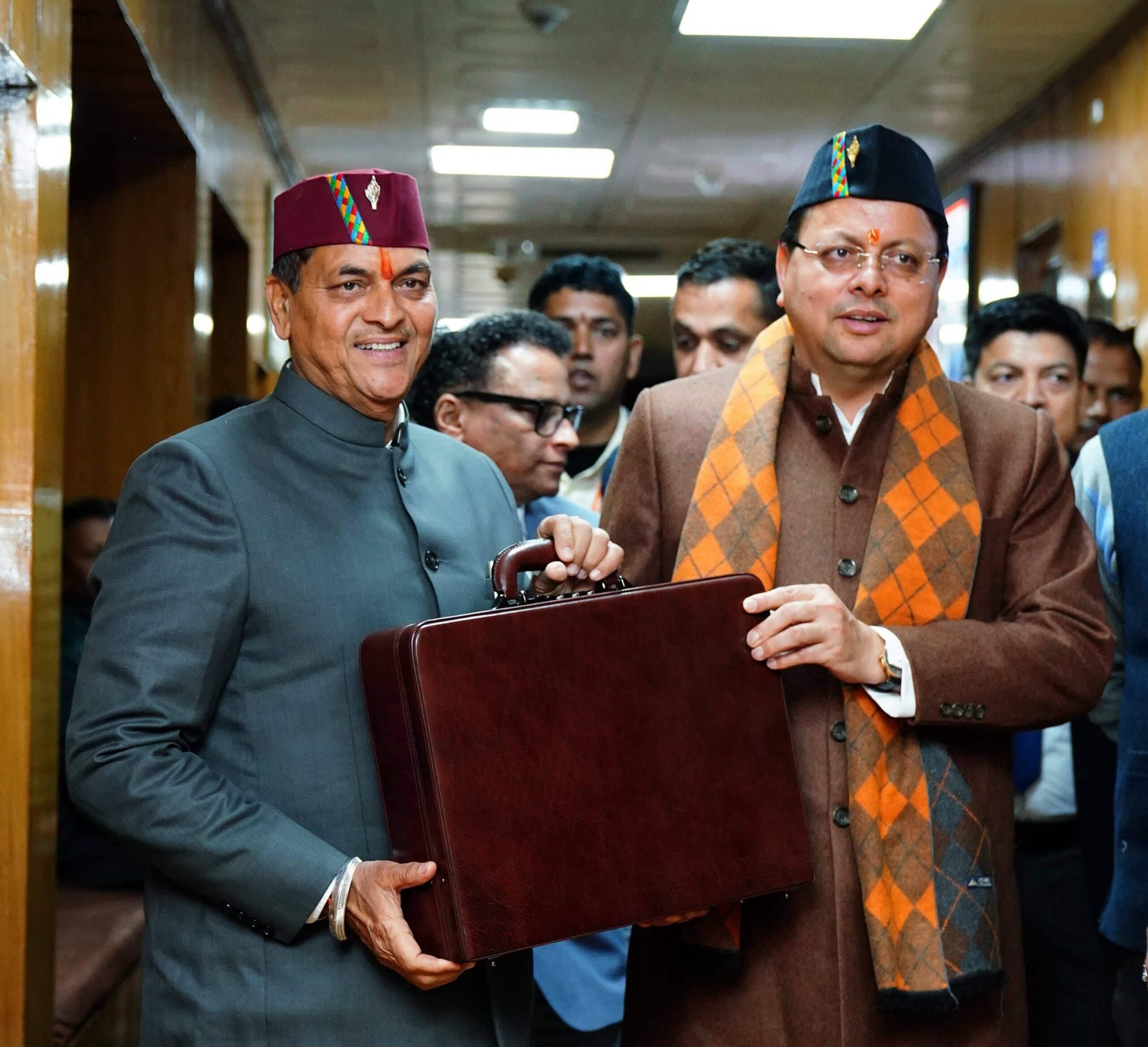 बड़ी ख़बर: धामी सरकार ने विधानसभा में वित्तीय वर्ष 2025-26 के लिए पेश किया 1,01,175.33 करोड़ का बजट