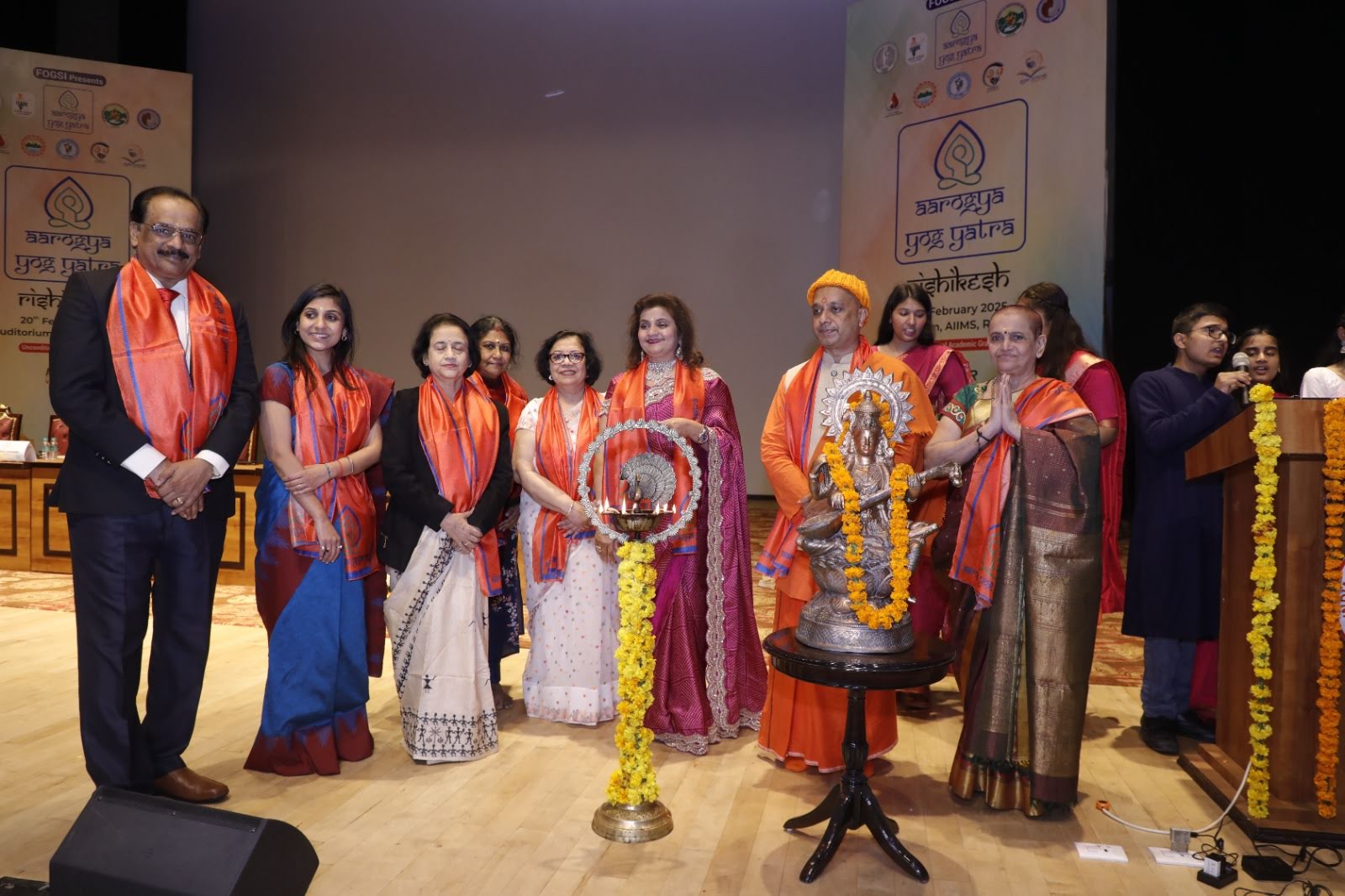 एम्स: आरोग्य योग यात्रा कार्यक्रम का आयोजन, चिकित्सा व योग के एकीकरण पर दिया गया जोर