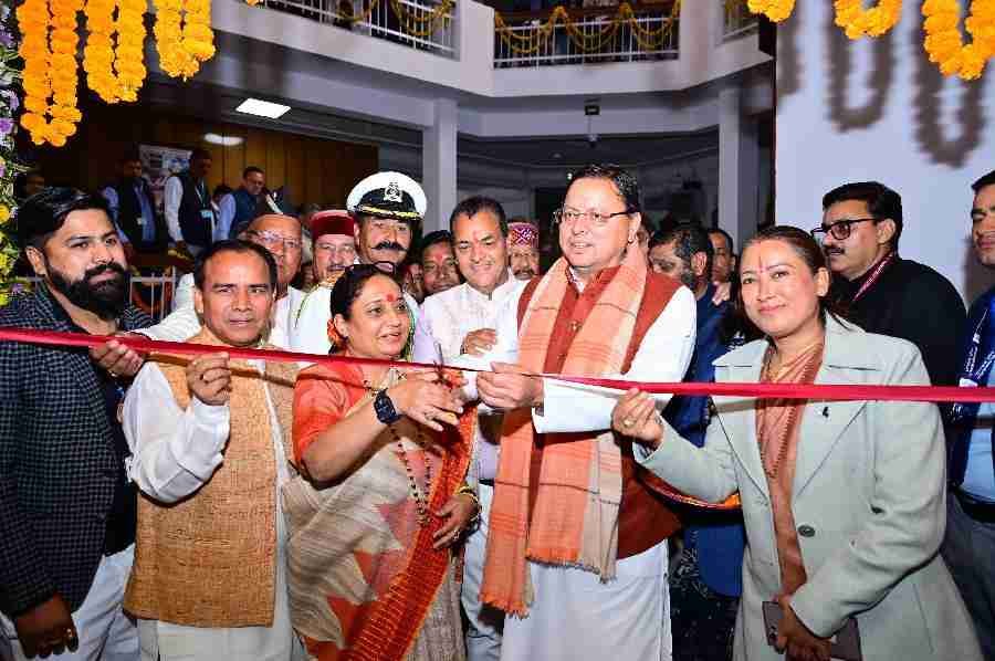 मुख्यमंत्री धामी ने विधानसभा अध्यक्ष की उपस्थिति में ई-विधान एप्लीकेशन (NeVA) का किया लोकापर्ण