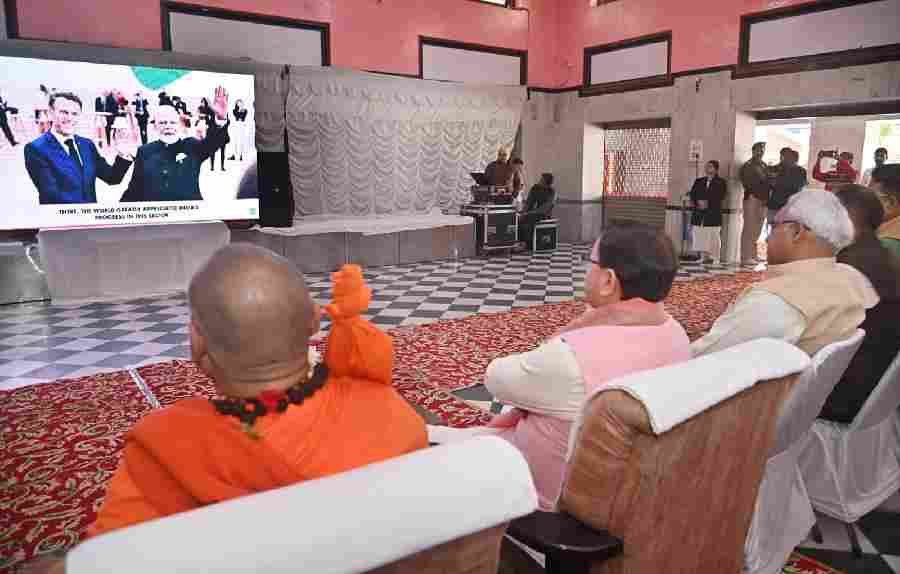 मुख्यमंत्री धामी ने जगतगुरु आश्रम, हरिद्वार में प्रधानमंत्री नरेन्द्र मोदी के ‘मन की बात’ कार्यक्रम का 119वां संस्करण सुना