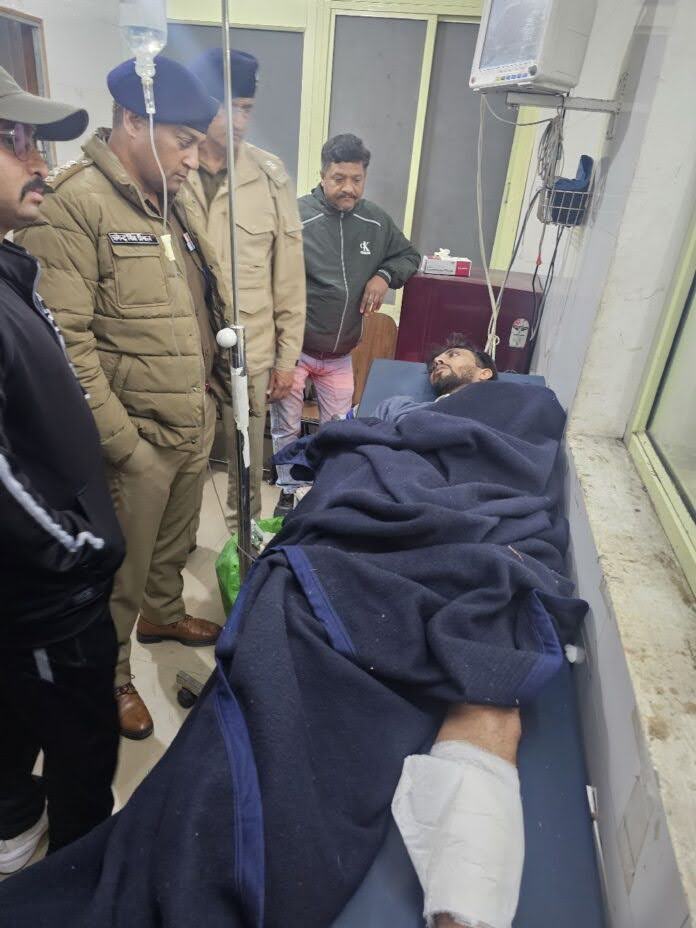 शिकंजा: पुलिस कर्मियों पर हमला करने का आरोपी मुठभेड़ के बाद गिरफ्तार