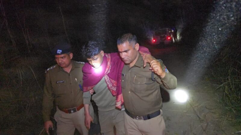ब्रेकिंग न्यूज: पुलिस मुठभेड़ के बाद हत्याकांड का आरोपी गिरफ्तार,पैर में गोली लगने से हुआ घायल