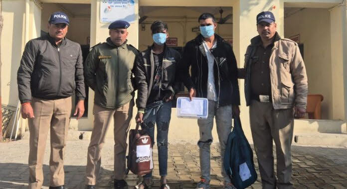 खुलासा: अंग्रेजी शराब के ठेके में हुई चोरी का पर्दाफाश, चुराई गई नकदी के साथ दो गिरफ्तार