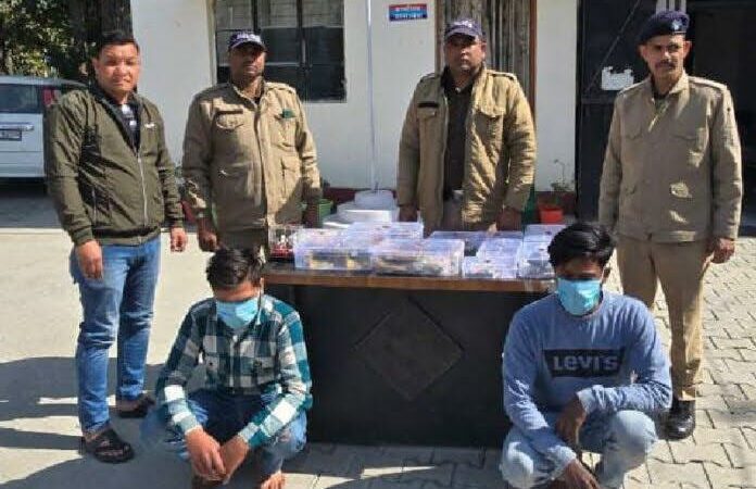 शिकंजा: 19 लाख रुपए मूल्य के चोरी  के माल के साथ नगर निगम कर्मचारी सहित दो गिरफ्तार