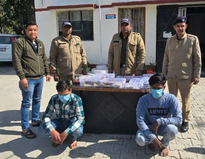 शिकंजा: 19 लाख रुपए मूल्य के चोरी  के माल के साथ नगर निगम कर्मचारी सहित दो गिरफ्तार