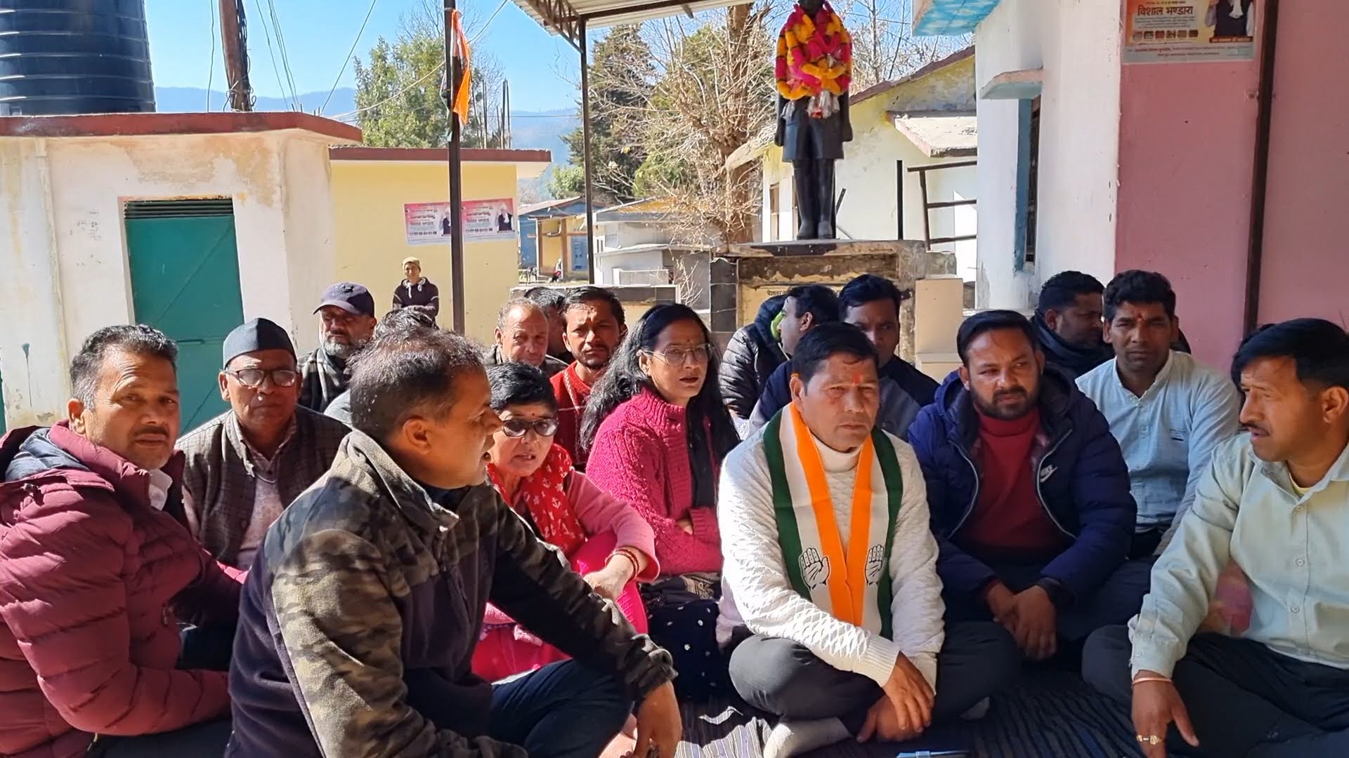 विरोध: भराड़ीसैंण में बजट सत्र न कराये जाने से नाराज़ कांग्रेसियों ने रखा एक दिन का उपवास