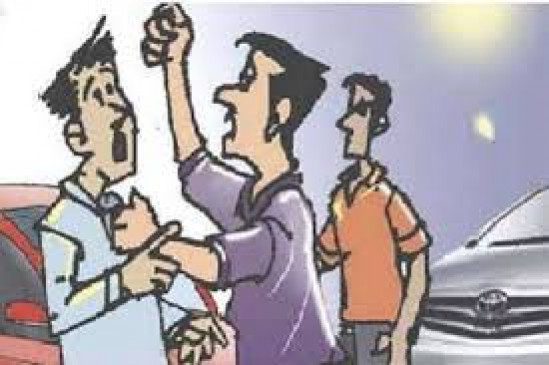 सीनाज़ोरी: बिजली कनेक्शन काटने गयी ऊर्जा निगम की टीम से बकाएदारों ने की अभद्रता