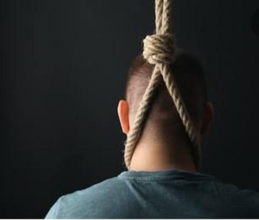 हताशा: सुबह 4 बजे घर से बाहर गया युवक पर लौटा नहीं, खोजा तो पेड़ से फंदे पर झूलता मिला शव