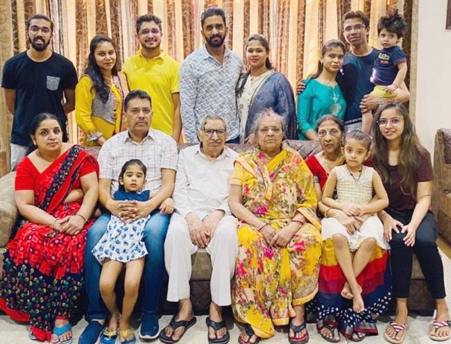 समाज: संयुक्त परिवार से मजबूत होती है सामाजिक संबंधों की बुनियाद