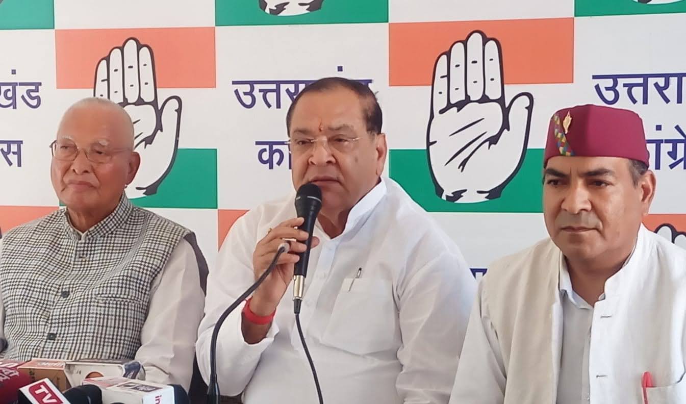 हमला: प्रेमचंद के बाद ऋतु खंडूड़ी व महेंद्र भट्ट कांग्रेस के निशाने पर, दोनों पर कार्रवाई की उठाई मांग
