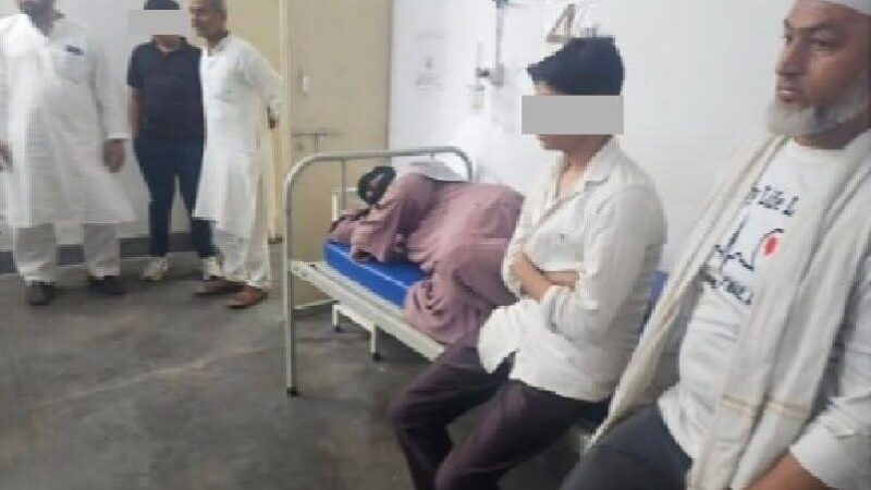 विवाद: बच्चे के बार-बार पड़ोसी के घर की घंटी बजाने पर हो गये लाठी-डंडे, दोनों पक्षों के दो लोग घायल