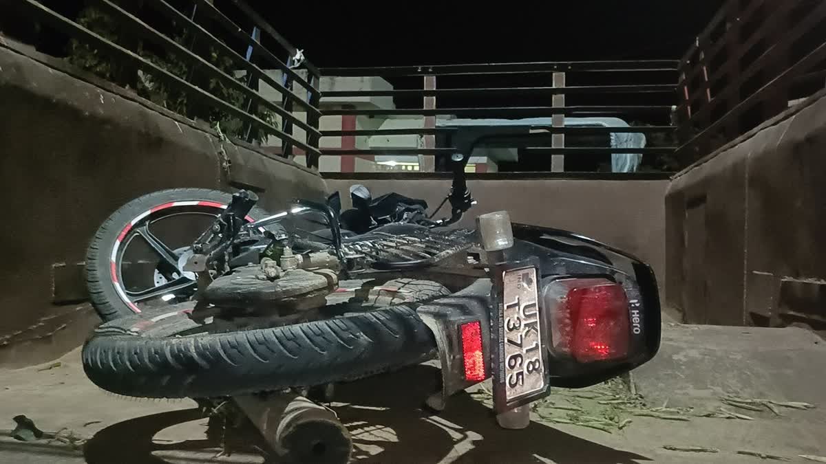 ब्रेकिंग न्यूज: सड़क हादसे में बच्चे सहित एक ही परिवार के तीन की मौत, दवा लेने जा रहे थे मृतक