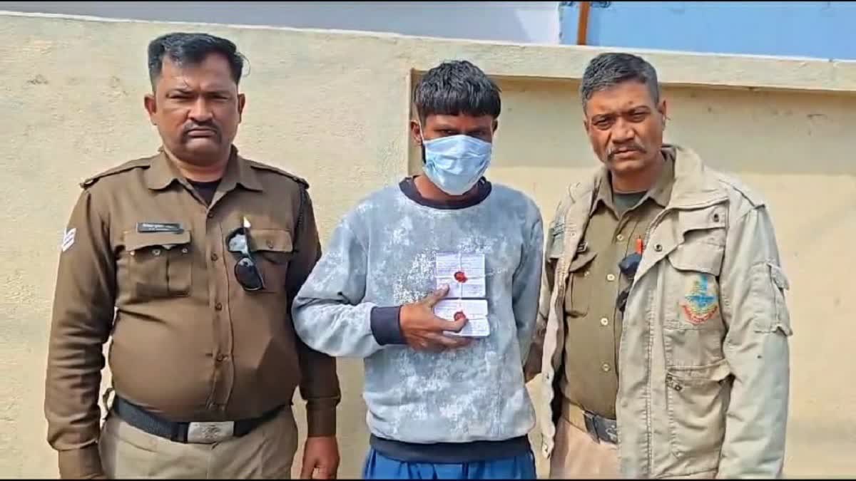 कामयाबी: पुलिस के हत्थे चढ़ा डेढ़ साल से फरार चल रहा चोर, कब्जे से चुराया गया माल बरामद