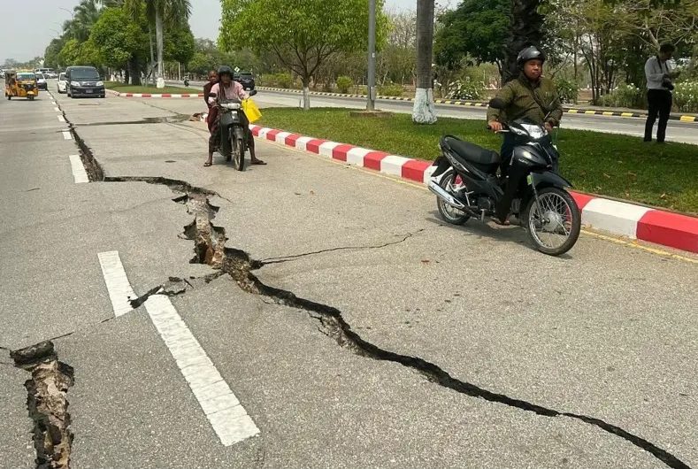 म्यांमार में 7.7 तीव्रता का भूकंप, बैंकॉक में बहुमंज़िला इमारत ध्वस्त होने की ख़बर