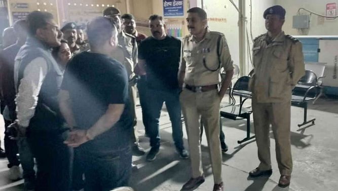 शिकंजा:  मुठभेड़ के बाद पुलिस के हत्थे चढ़ा बदमाश, गौकशी के मामले में था वांछित