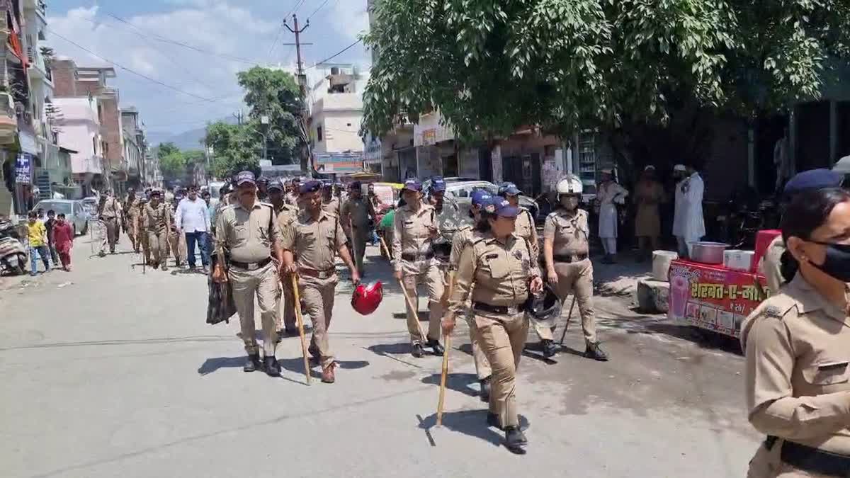 अवैध रूप से संचालित तीन मदरसे सील,फोर्स तैनात