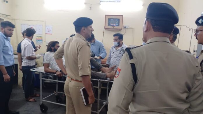 पुलिस मुठभेड़: कुख्यात बदमाश गोली लगने सेे घायल, फरार साथियों की तलाश जारी