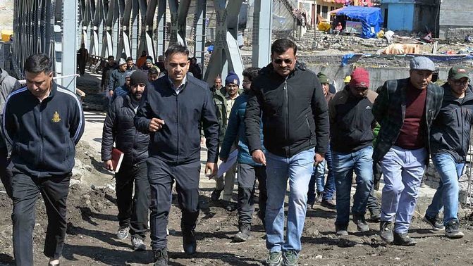 मूुख्य सचिव ने किया केदारनाथ धाम में यात्रा की तैयारियों का स्थलीय निरीक्षण