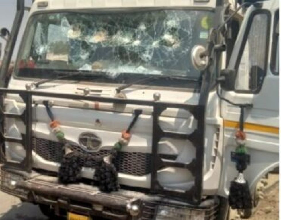 हादसा: खनन सामग्री से भरे ट्रक से टकरा कर बाइक सवार की मौत