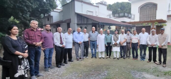आवाज़: प्राइवेट स्कूलों की मनमाने शुल्क के खिलाफ कठोर कानून बनाने की मांग