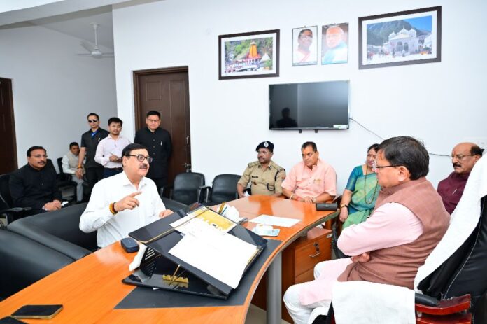  सीएम धामी ने किया ऋषिकेश स्थित चारधाम यात्रा ट्रांजिट कैंप का किया औचक निरीक्षण