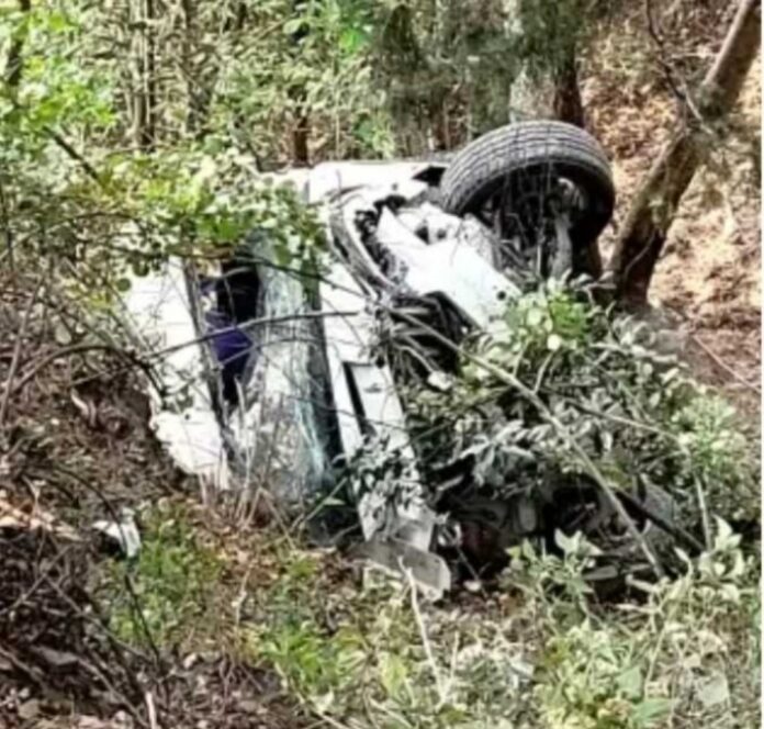 दुखद:  अचानक सामने आए वाहन से बचने  के प्रयास में स्कॉर्पियो खाई में जा गिरी, बुजुर्ग मां की मौत, बेटे की हालत गंभीर