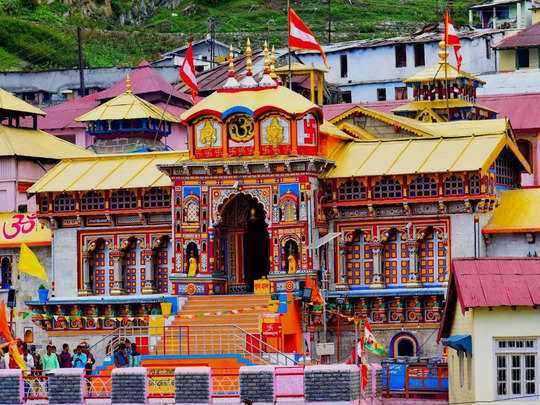 ख़ास ख़बर: बदरीनाथ धाम के अंदर फोटो खींचने और वीडियो कॉलिंग करने पर सख्त पाबंदी