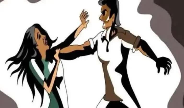 बेरहम: पति ने  किया जानलेवा हमला,बुरी तरह से घायल पत्नी अस्पताल में भर्ती,मामला दर्ज