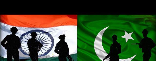 पड़ोस: भारत-पाक तनाव चरम पर, पाक मंत्री का दावा,अगले 36 घंटों में भारत कर सकता है हमला