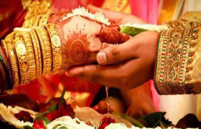 बेहूदगी: दूल्हे के दोस्तों की अश्लील टिप्पणी से जंग का मैदान बन गया विवाह समारोह, टूट गयी शादी