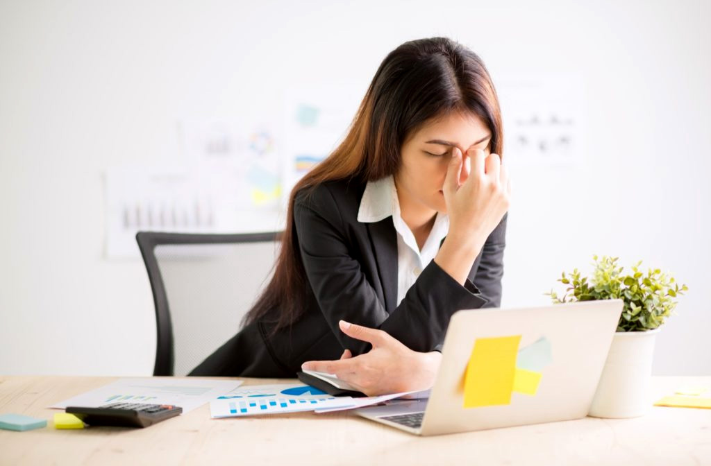 हैल्थ टिप्स: स्क्रीन की थकान को कम करने के लिए अपनाएं ये 5 तरीके, आंखों को मिलेगा आराम