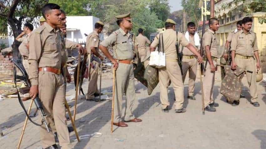विवाद: जुमे की नमाज के लिए मस्जिद जा रहे समुदाय विशेष के लोगों को रोका, हंगामा होने पर पुलिस ने सुलटाया मामला