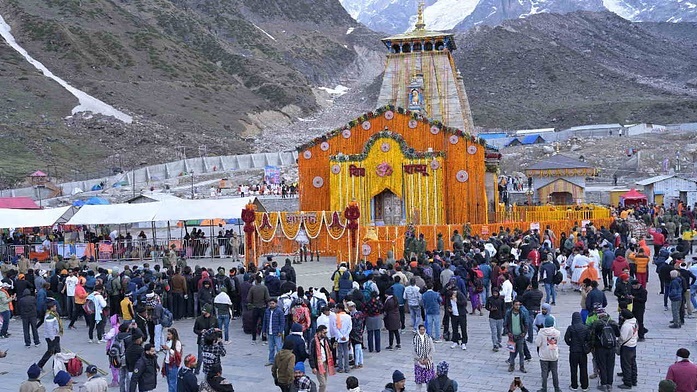 विधि विधान के साथ खुले बाबा केदारनाथ के कपाट,सीएम धामी सहित हजारों श्रद्धालु बने इस द्वव्य पल के साक्षी