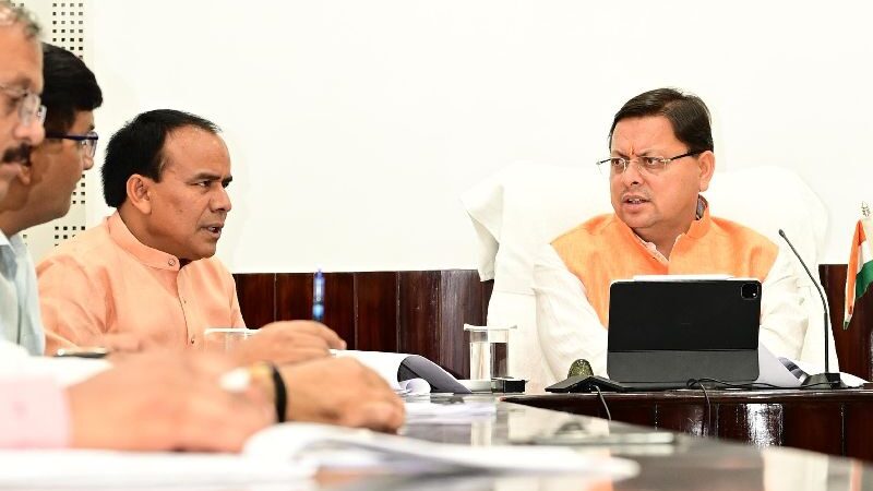 निर्देश: स्कूलों में बच्चों को अब श्रीमद् भगवत गीता का भी कराया जाएगा अध्ययन,  सीएम ने दिए निर्देश